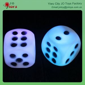 Värviline plastikust vilkuv valgus Dice Uesd Festival või osapoole